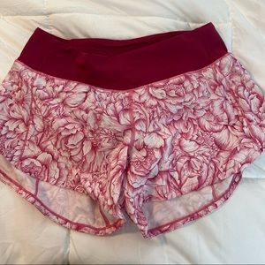 NWOT lululemon shorts size 4